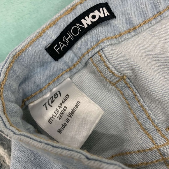 Ripped Fashion Nova Jeans - Picture 3 of 3